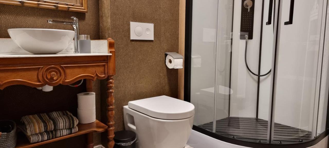 Logies La Chevre Folle - Lodging & Cooking In Style With Shared Kitchen Oostende Eksteriør bilde