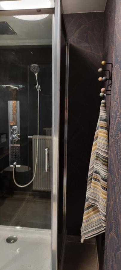 Logies La Chevre Folle - Lodging & Cooking In Style With Shared Kitchen Oostende Eksteriør bilde