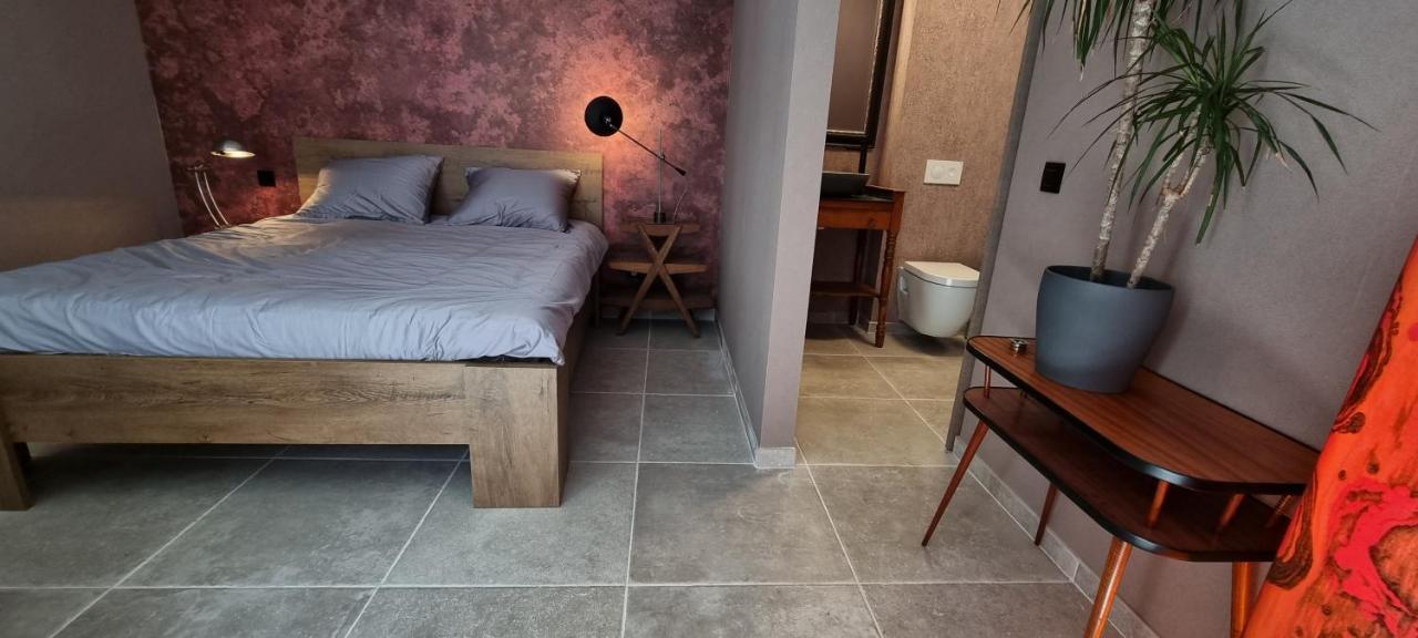 Logies La Chevre Folle - Lodging & Cooking In Style With Shared Kitchen Oostende Eksteriør bilde